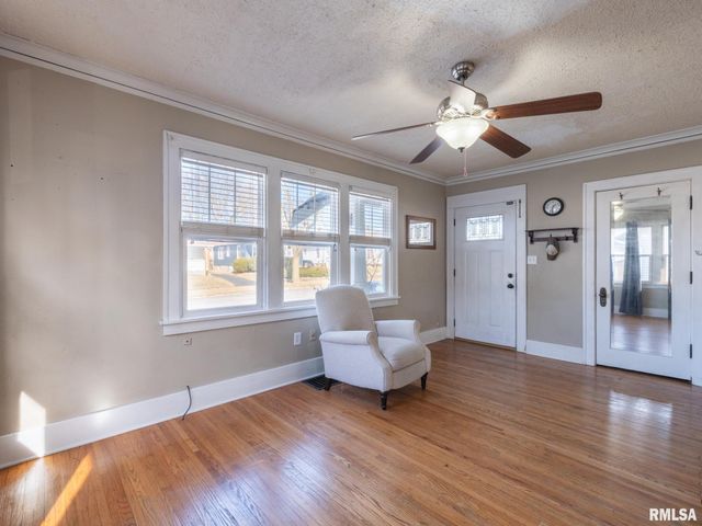 726 W CORRINGTON Avenue, Peoria, IL 61604