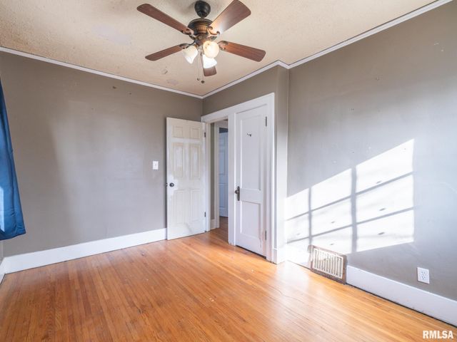 726 W CORRINGTON Avenue, Peoria, IL 61604