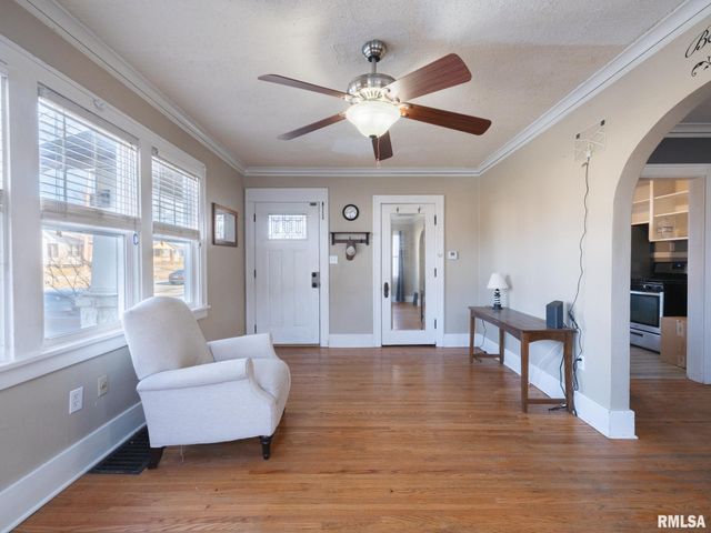 726 W CORRINGTON Avenue, Peoria, IL 61604