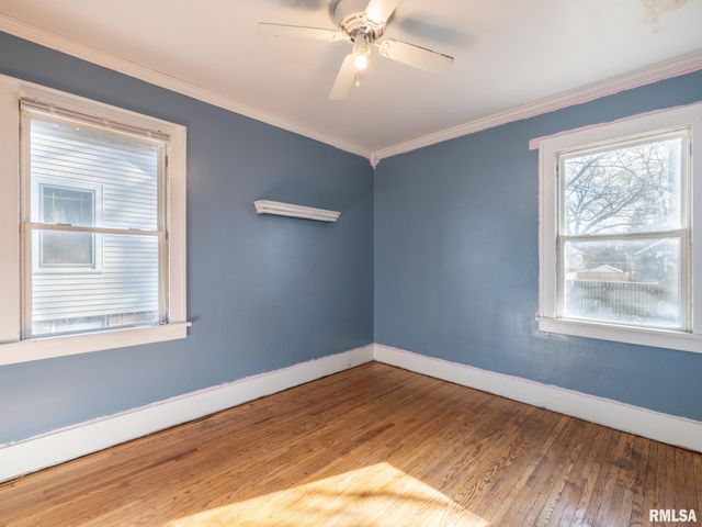 726 W CORRINGTON Avenue, Peoria, IL 61604