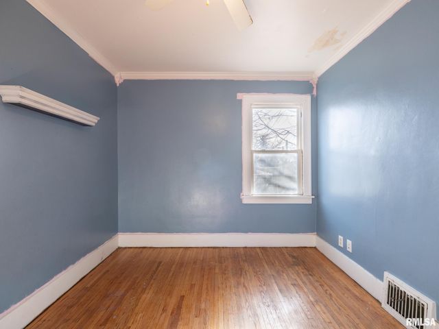 726 W CORRINGTON Avenue, Peoria, IL 61604