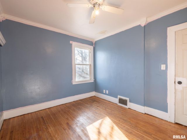 726 W CORRINGTON Avenue, Peoria, IL 61604