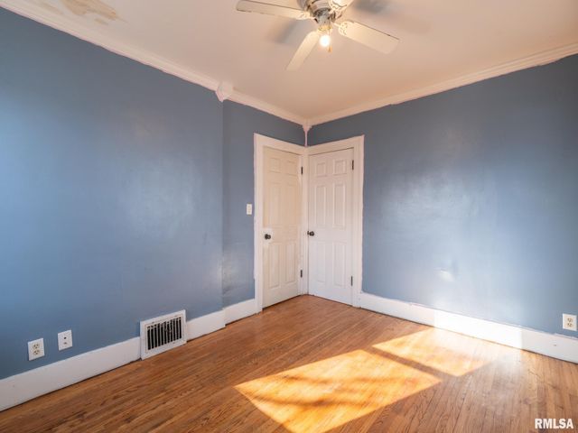 726 W CORRINGTON Avenue, Peoria, IL 61604