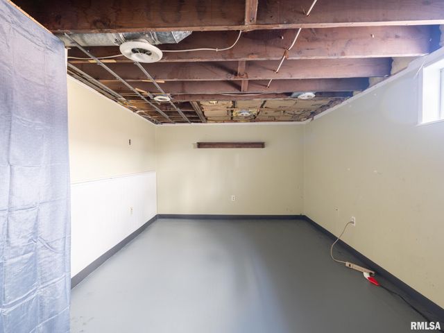 726 W CORRINGTON Avenue, Peoria, IL 61604