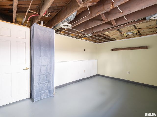 726 W CORRINGTON Avenue, Peoria, IL 61604