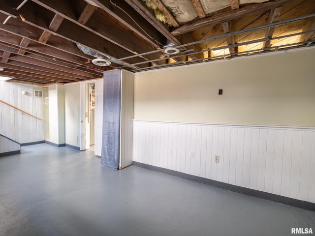 726 W CORRINGTON Avenue, Peoria, IL 61604