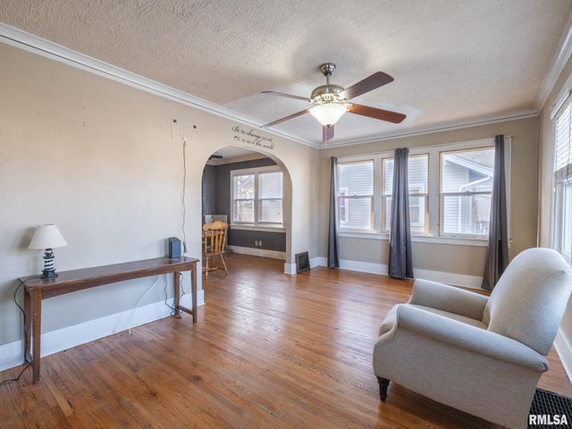 726 W CORRINGTON Avenue, Peoria, IL 61604