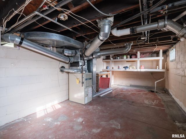 726 W CORRINGTON Avenue, Peoria, IL 61604