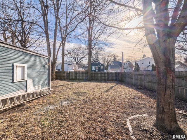 726 W CORRINGTON Avenue, Peoria, IL 61604