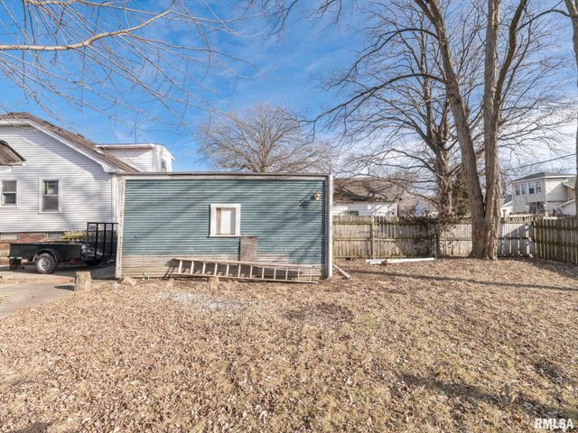 726 W CORRINGTON Avenue, Peoria, IL 61604