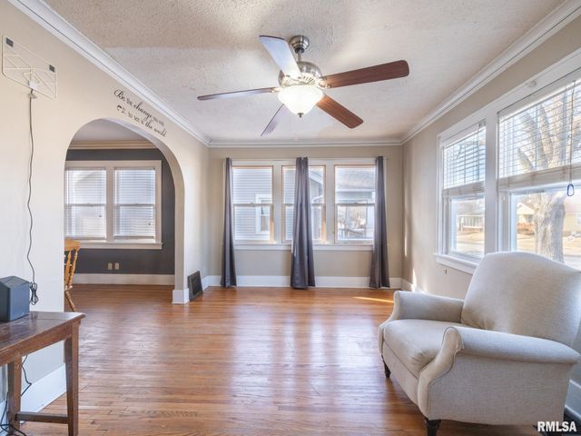 726 W CORRINGTON Avenue, Peoria, IL 61604