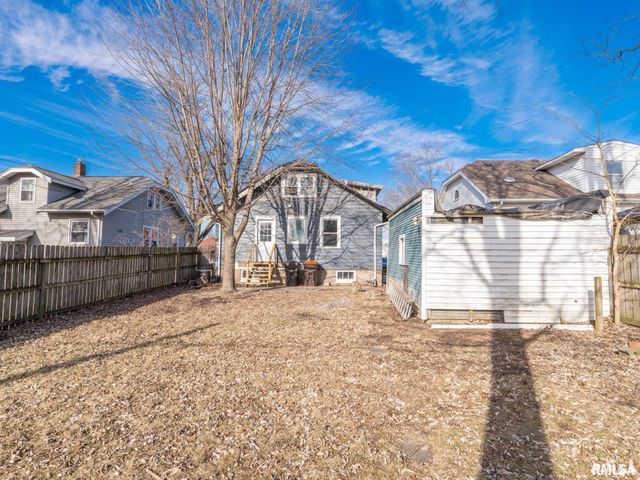 726 W CORRINGTON Avenue, Peoria, IL 61604