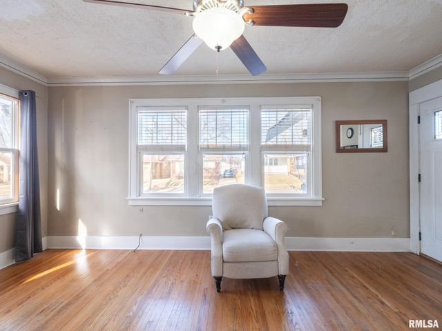 726 W CORRINGTON Avenue, Peoria, IL 61604