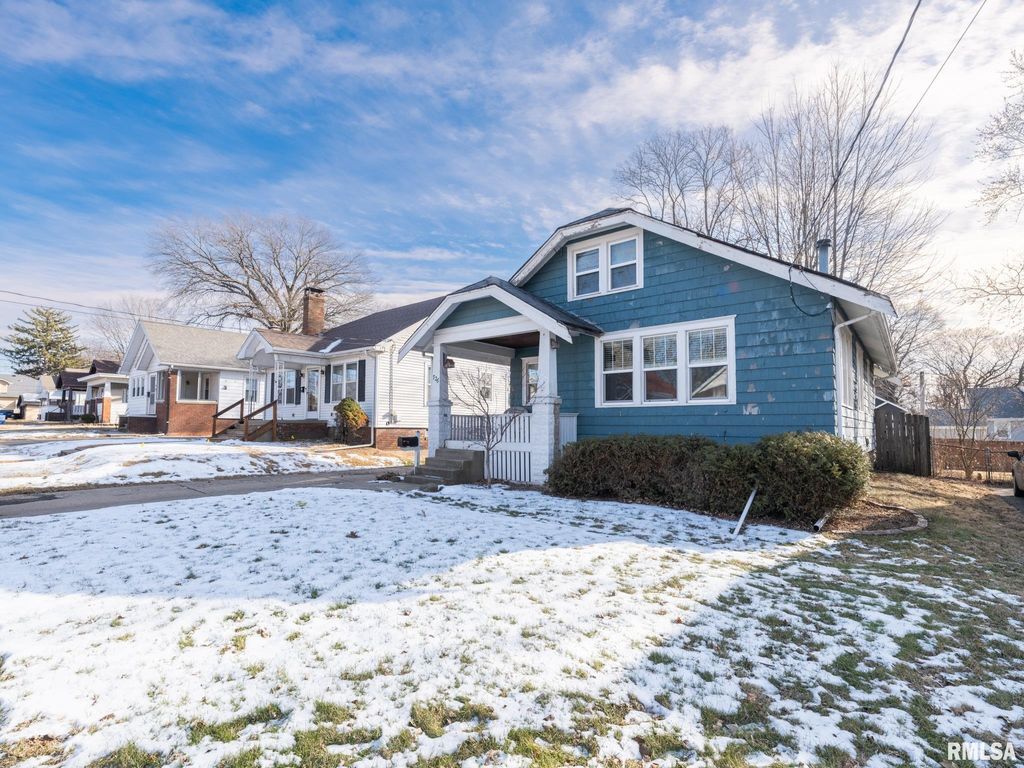 726 W CORRINGTON Avenue, Peoria, IL 61604