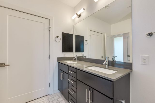 2801 Dulce LN 721, Austin, TX 78704
