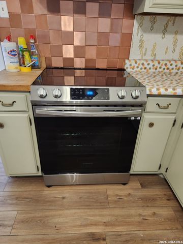 1033 Gettysburg, Schertz, TX 78154