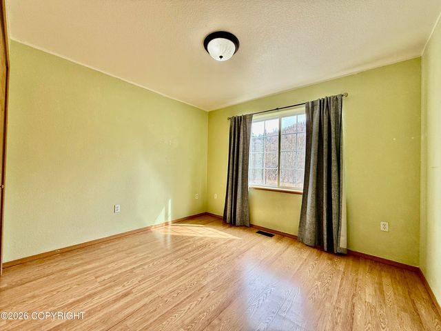 15721 E Sams Circle, Palmer, AK 99645