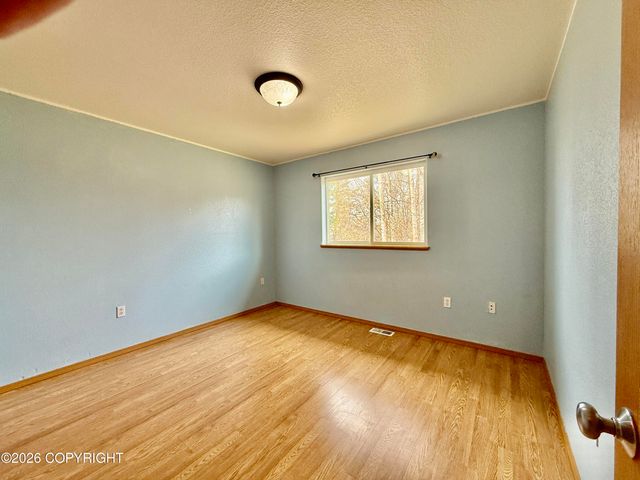 15721 E Sams Circle, Palmer, AK 99645