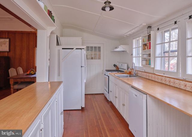 446 RIVER RD, Pipersville, PA 18947