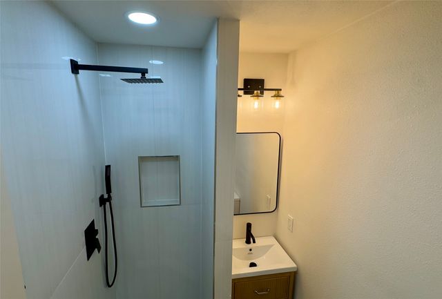 417 Valley Park Drive, Garland, TX 75043