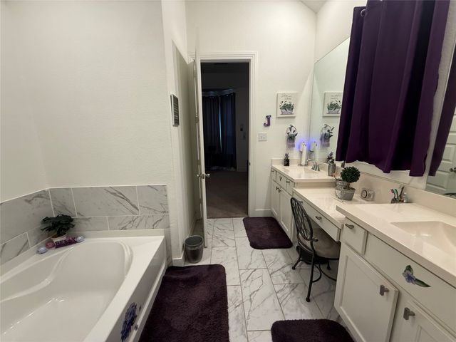 1829 Lockhart Drive, Forney, TX 75126
