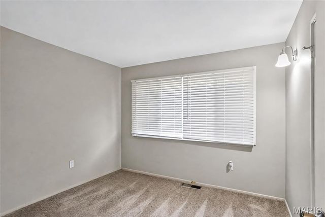 2560 Suffolk Place, Florissant, MO 63033