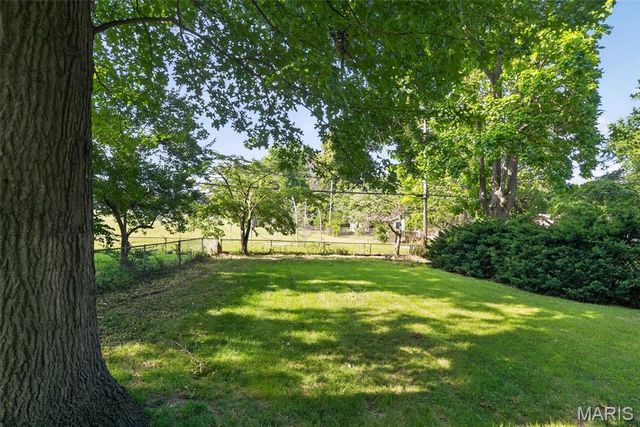 2560 Suffolk Place, Florissant, MO 63033