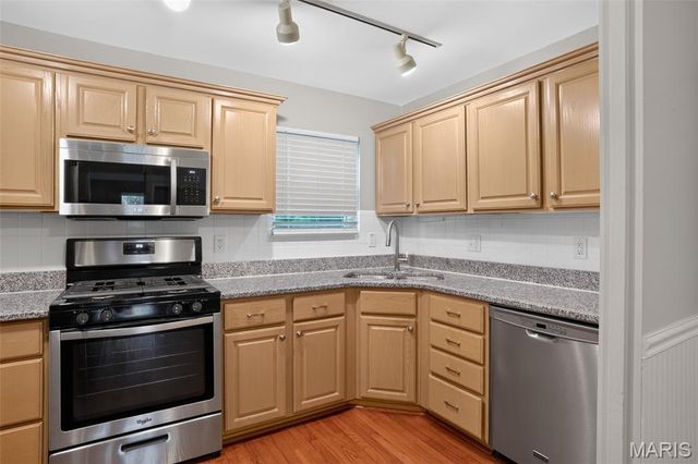 2560 Suffolk Place, Florissant, MO 63033