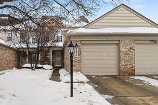 4275 Hunters Circle W, Canton Twp, MI 48188