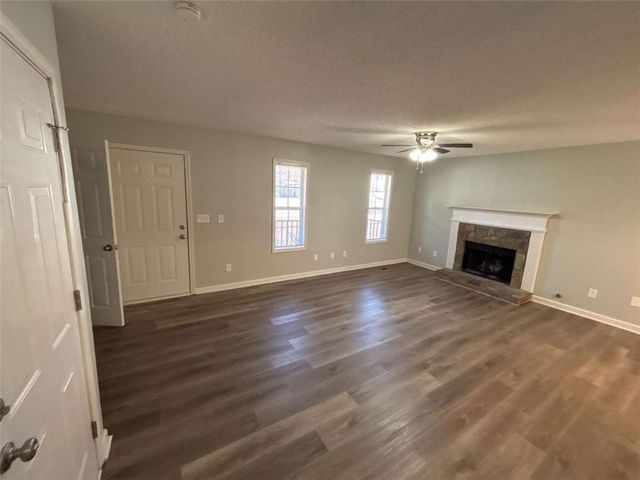 732 Newport Dr, Villa Rica, GA 30180