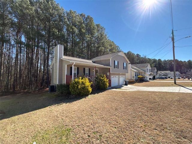 732 Newport Dr, Villa Rica, GA 30180