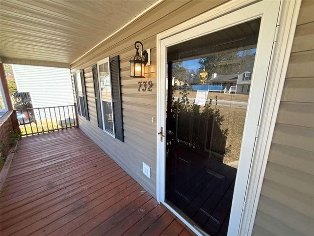 732 Newport Dr, Villa Rica, GA 30180