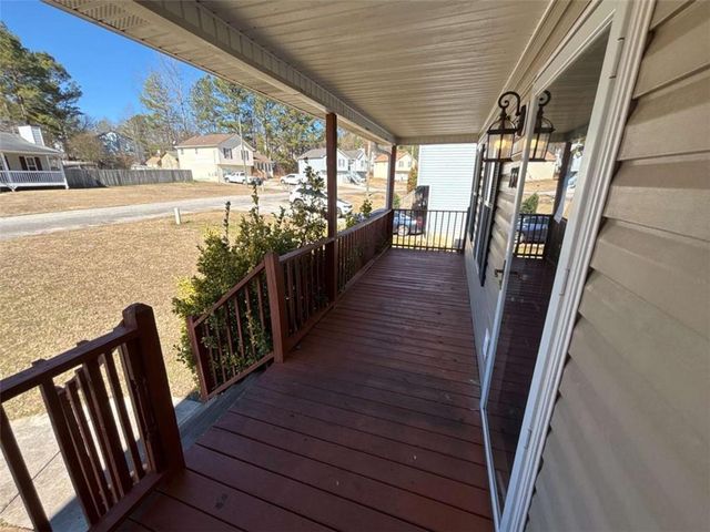 732 Newport Dr, Villa Rica, GA 30180