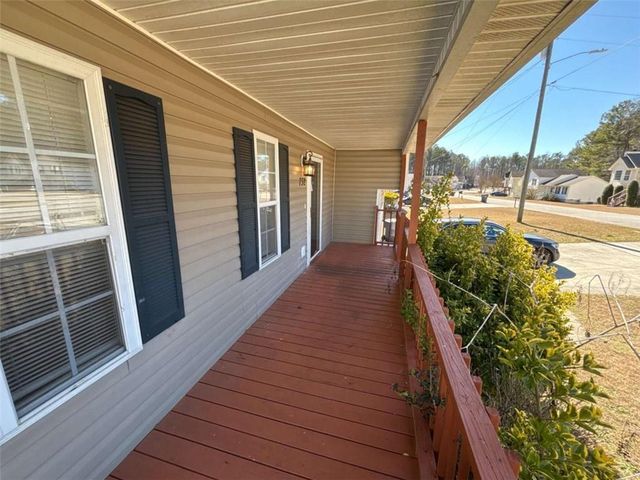 732 Newport Dr, Villa Rica, GA 30180