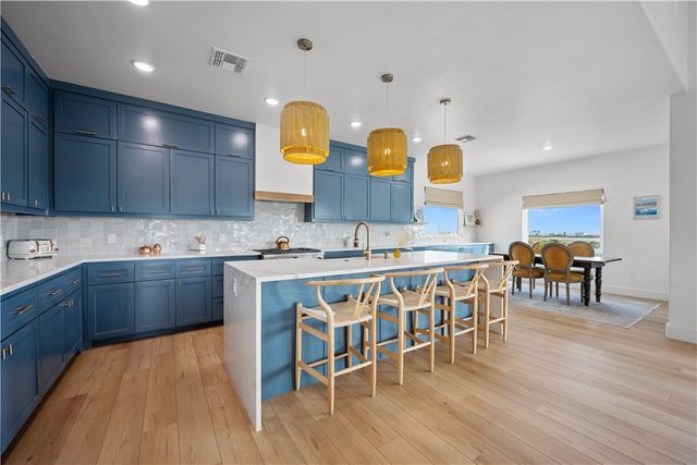 2215 S Mathis St, Rockport, TX 78382