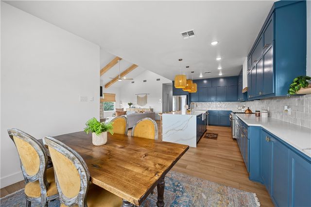 2215 S Mathis St, Rockport, TX 78382