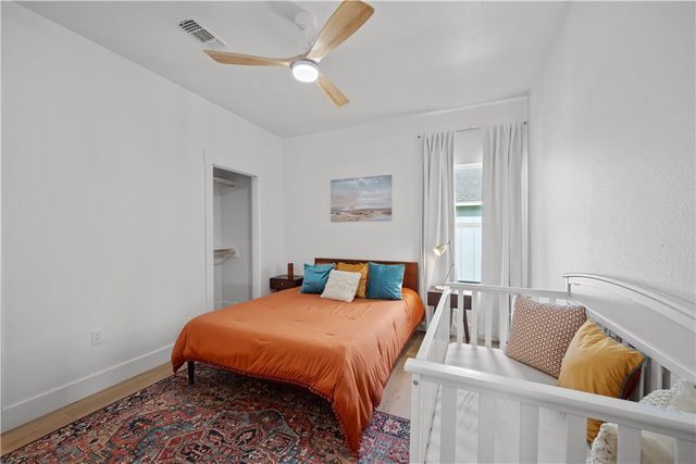 2215 S Mathis St, Rockport, TX 78382