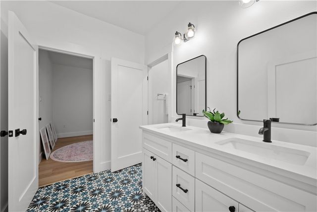 2215 S Mathis St, Rockport, TX 78382