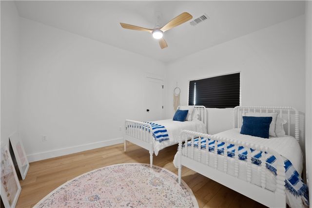 2215 S Mathis St, Rockport, TX 78382