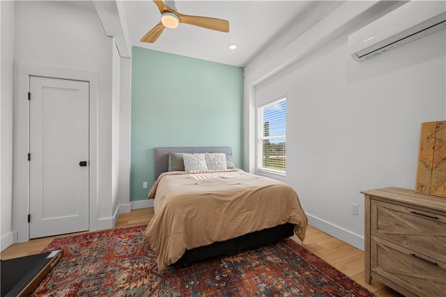 2215 S Mathis St, Rockport, TX 78382