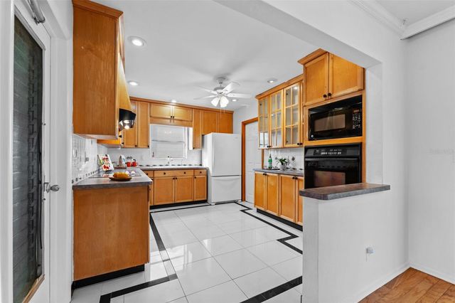 11095 87TH AVENUE, Seminole, FL 33772