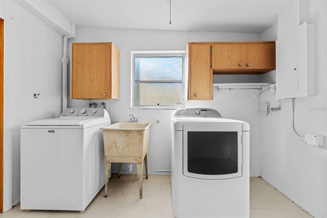 11095 87TH AVENUE, Seminole, FL 33772