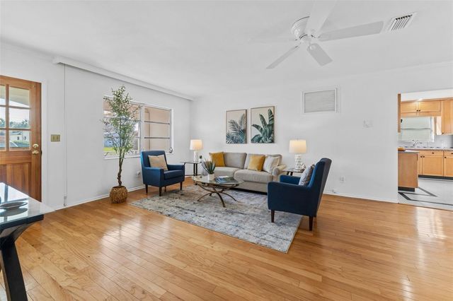 11095 87TH AVENUE, Seminole, FL 33772