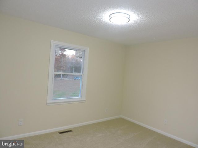 52 FOREST HILL LN, Stafford, VA 22556