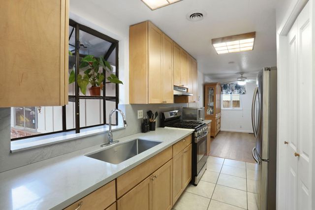 5420 Yorkshire, Stockton, CA 95207