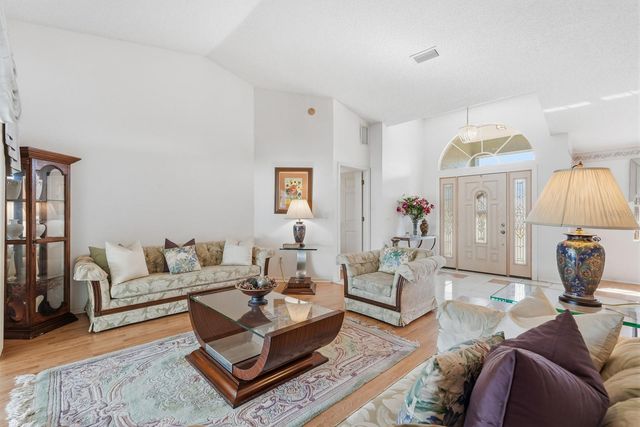 33 POINSETTIA LANE, Palm Coast, FL 32164