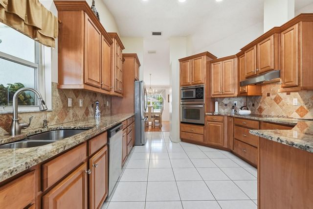 33 POINSETTIA LANE, Palm Coast, FL 32164