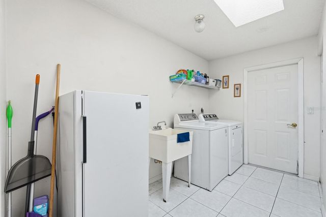 33 POINSETTIA LANE, Palm Coast, FL 32164