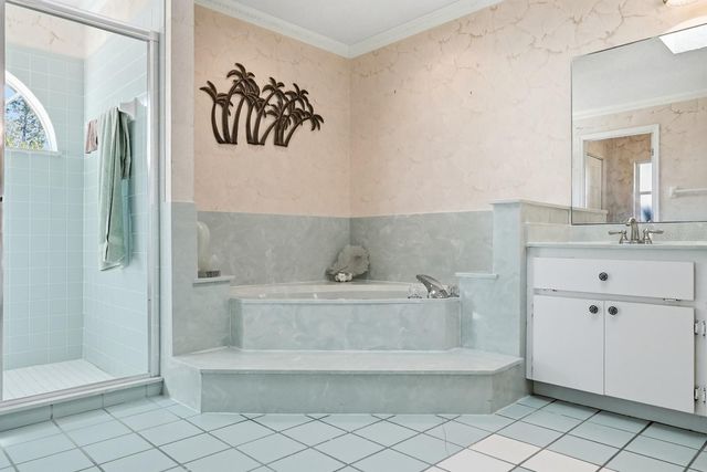 33 POINSETTIA LANE, Palm Coast, FL 32164