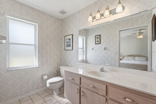 33 POINSETTIA LANE, Palm Coast, FL 32164